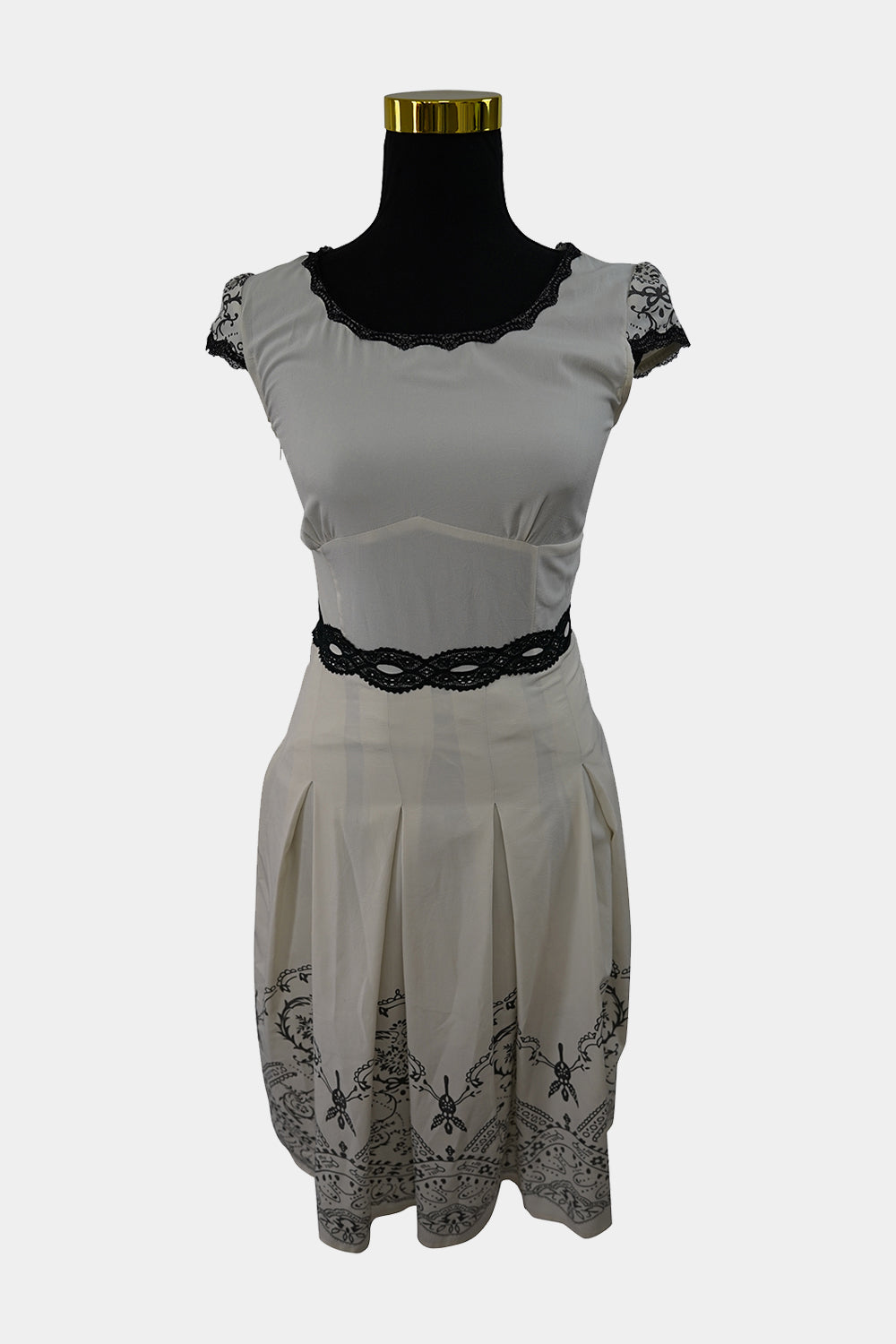 Marc Jacobs Off-White Lace Trim Dress – Circular Clothing Co