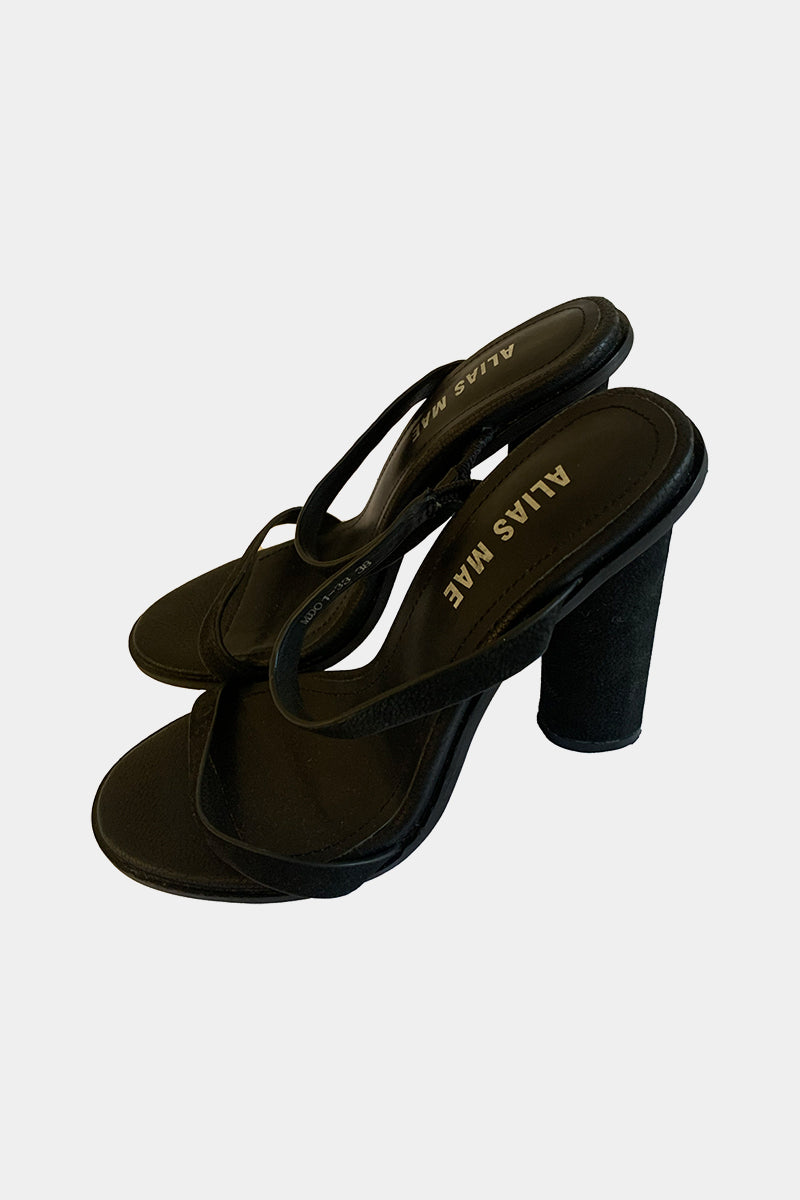 Alias Mae Black Sandals