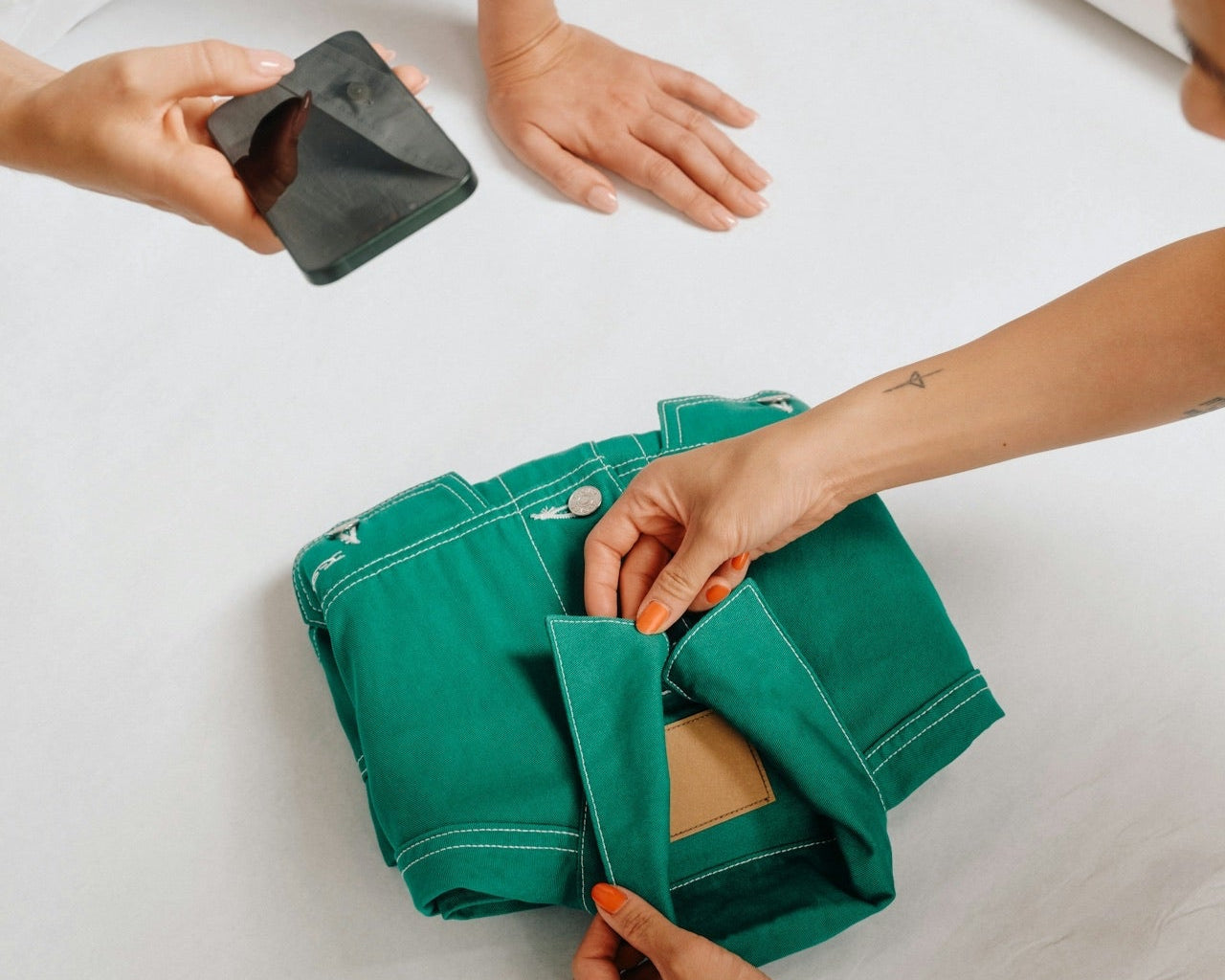 7._We_Turn_Your_Clothes.jpg