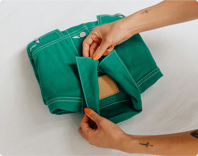 guess_monique_tote_bag_3196491_1_19.png