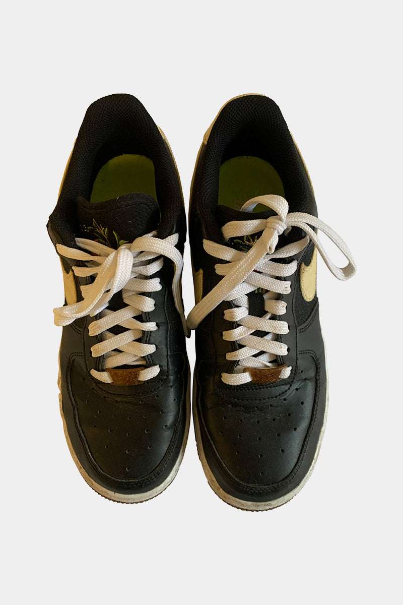 NIKE Black Sneakers