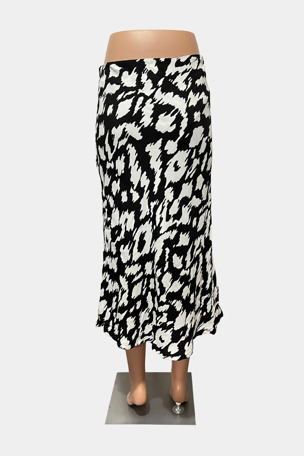 Slide Show White and Black Skirt