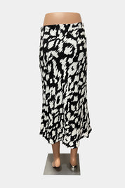 Slide Show White and Black Skirt