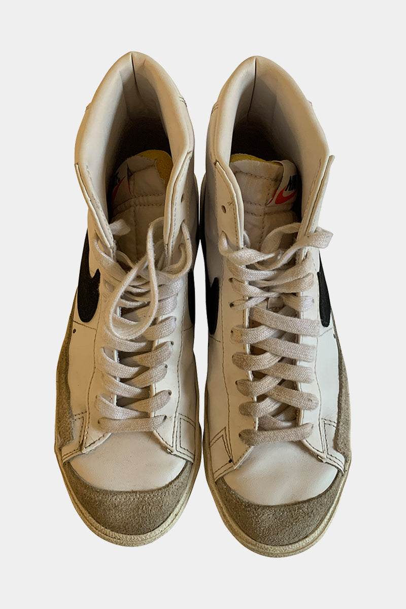 NIKE White Sneakers