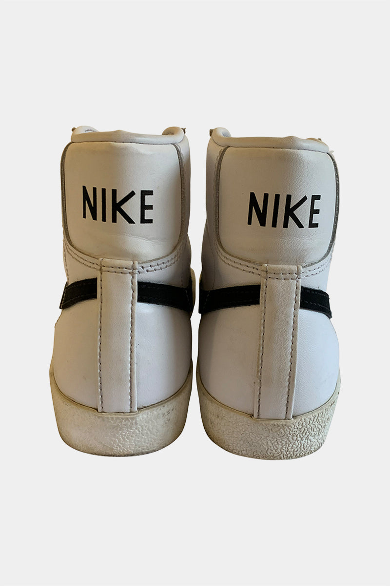 NIKE White Sneakers