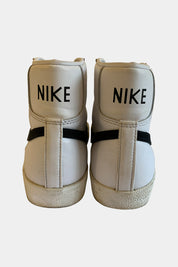 NIKE White Sneakers