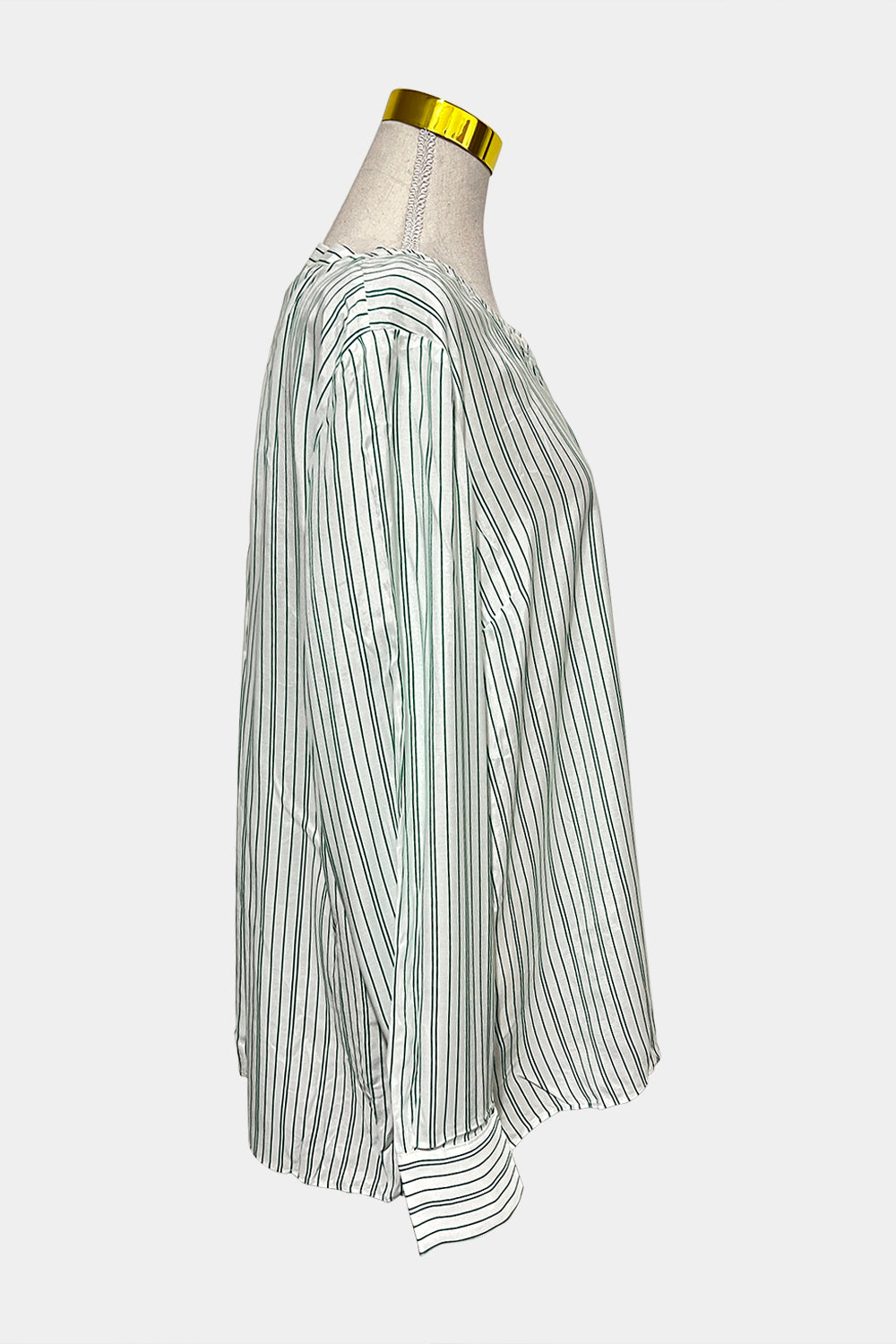 SUSSAN White and Green Top