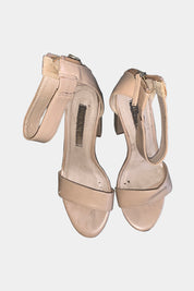Pied A Terre Nude Heels
