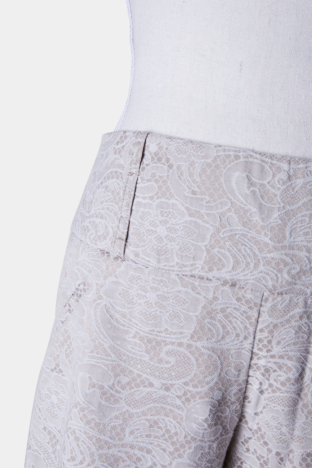 REVIEW Cream Lace Pattern Shorts