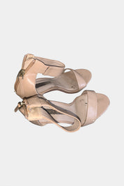 Pied A Terre Nude Heels