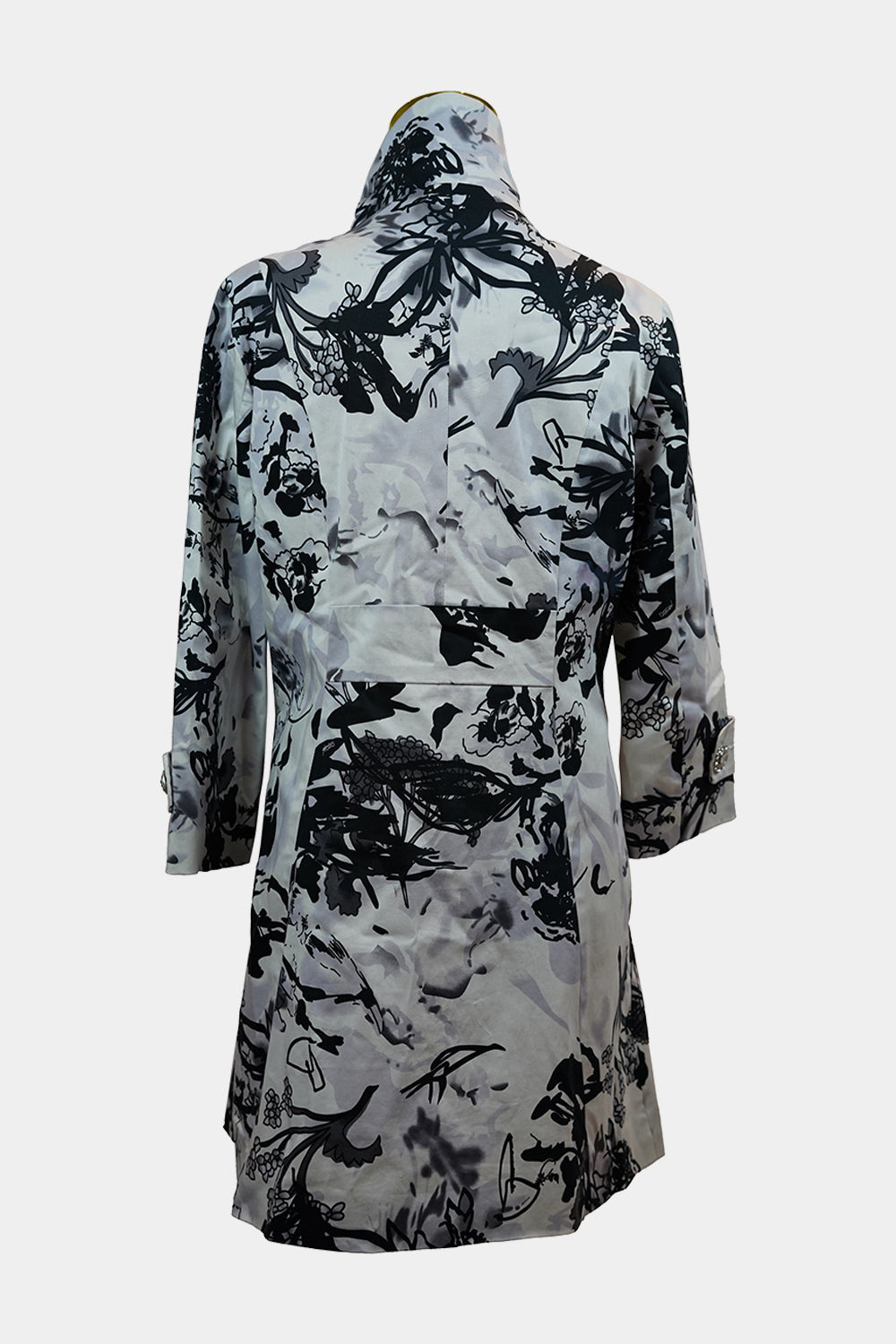Motto Inc White, Black, Lavender Floral Long Blazar