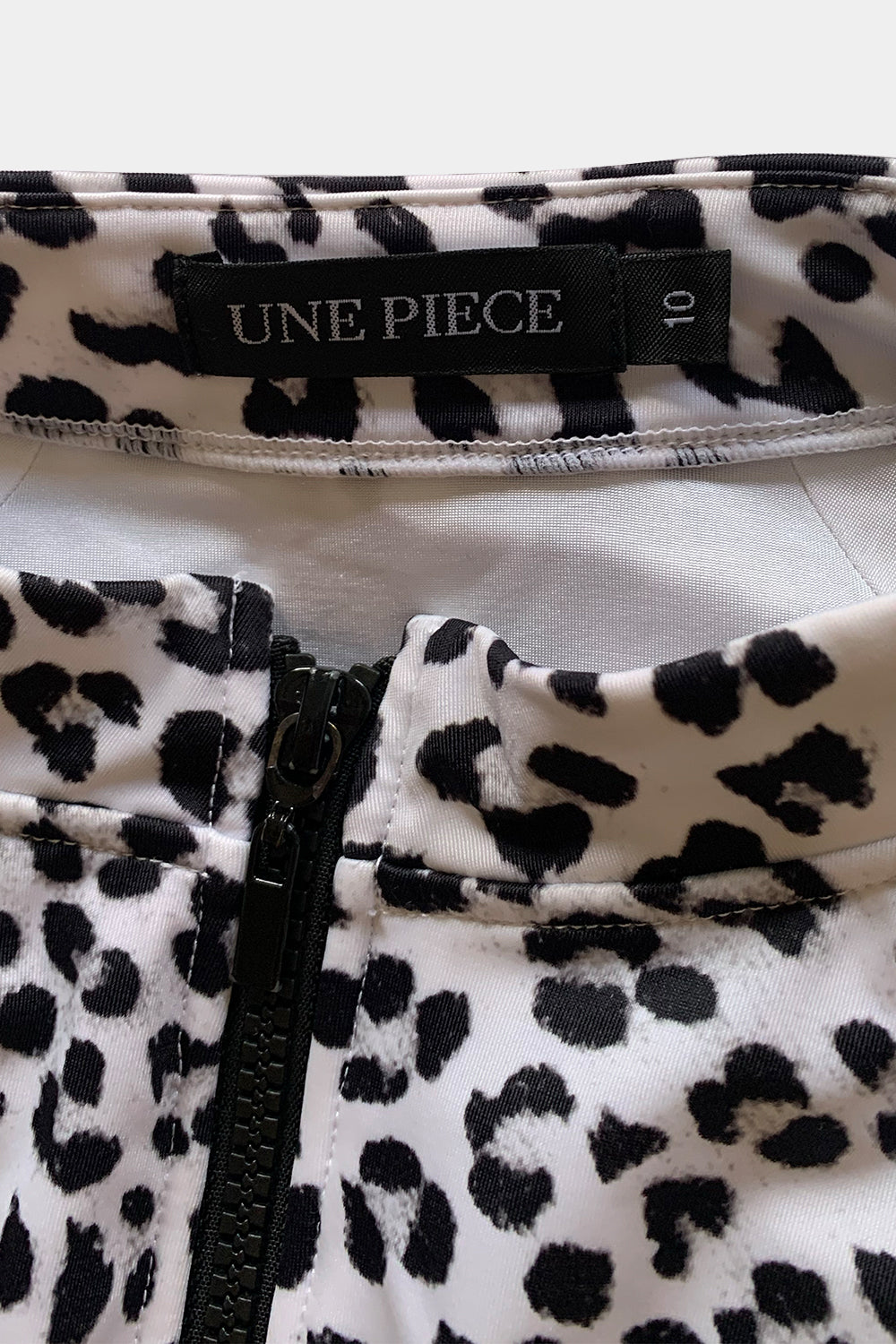 Une Piece White Bathing Suit