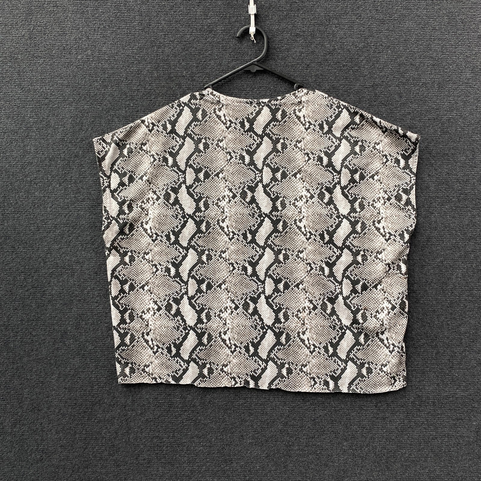 Product photograph [circular:51447201633d6006]