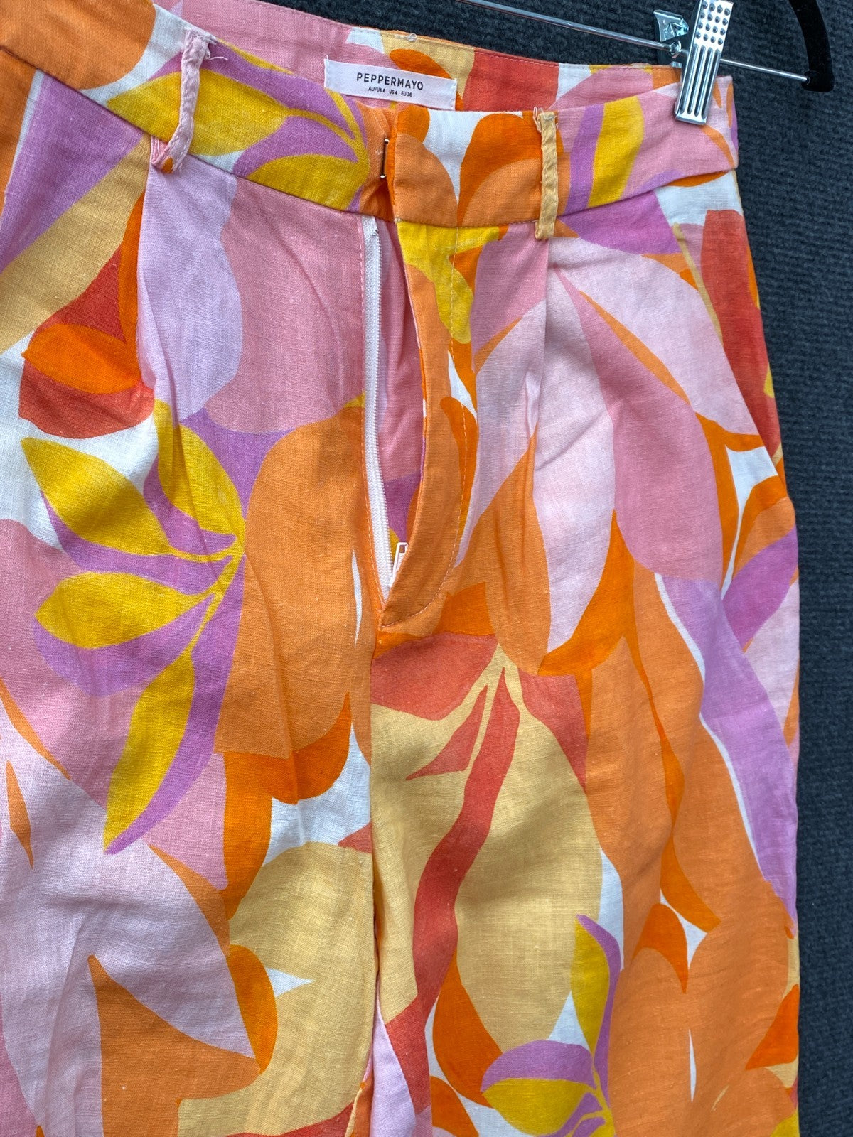 Product photograph [circular:7a84bf2fa836057f]
