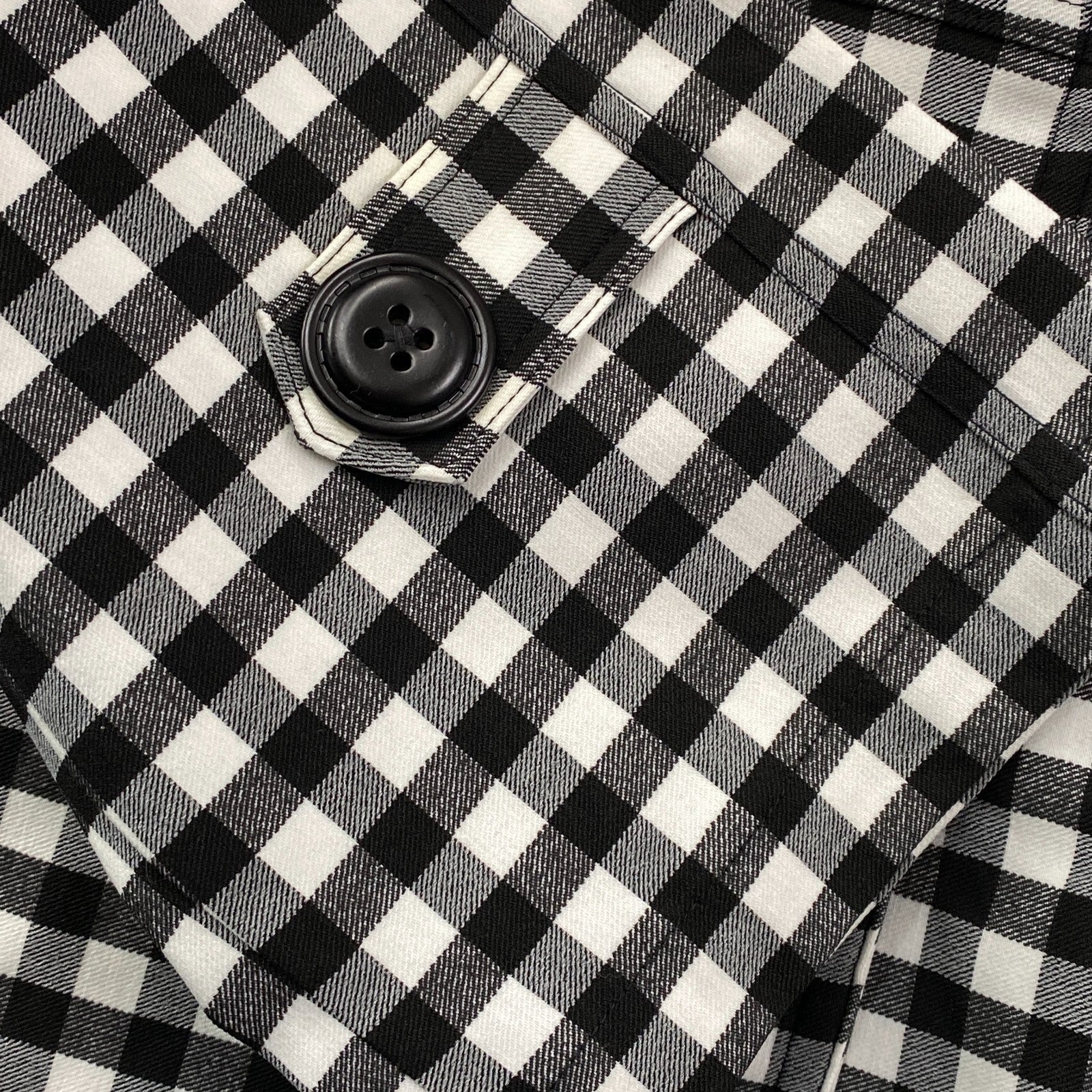 Product photograph [circular:eb1c1bc30d264978]