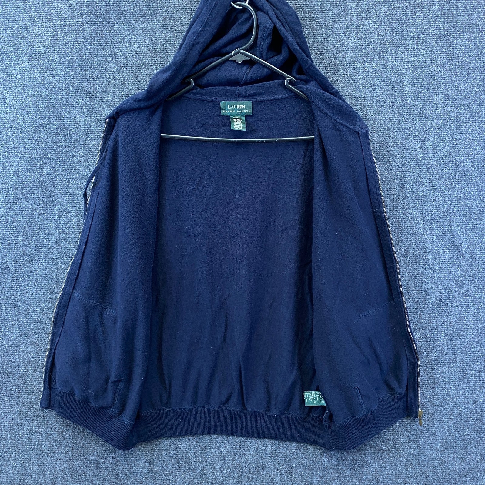 Product photograph [circular:9379f6c6316c65b4]