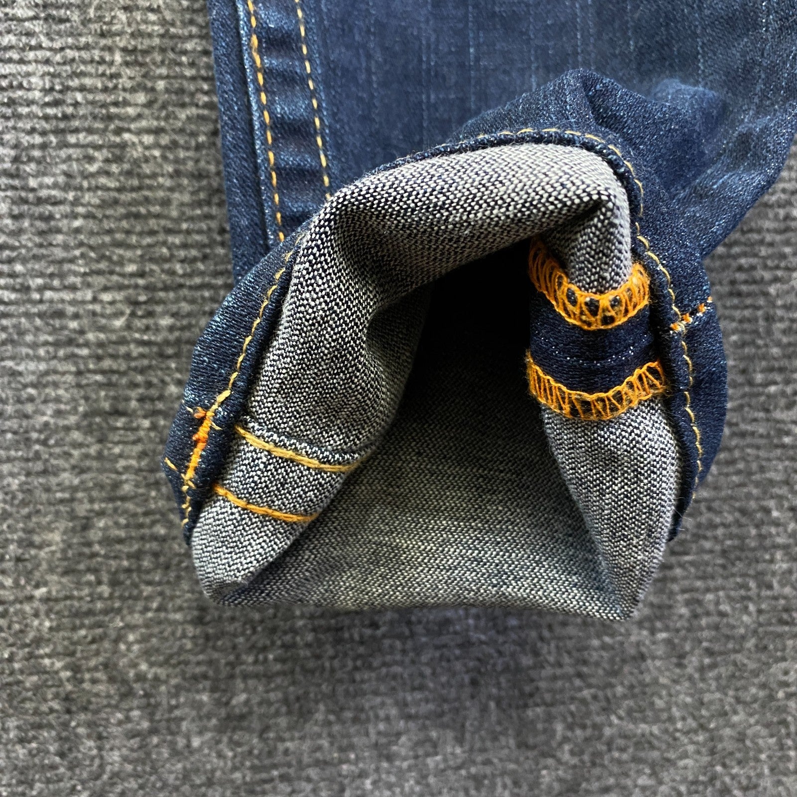 Product photograph [circular:1a1cde421cc3aefb]