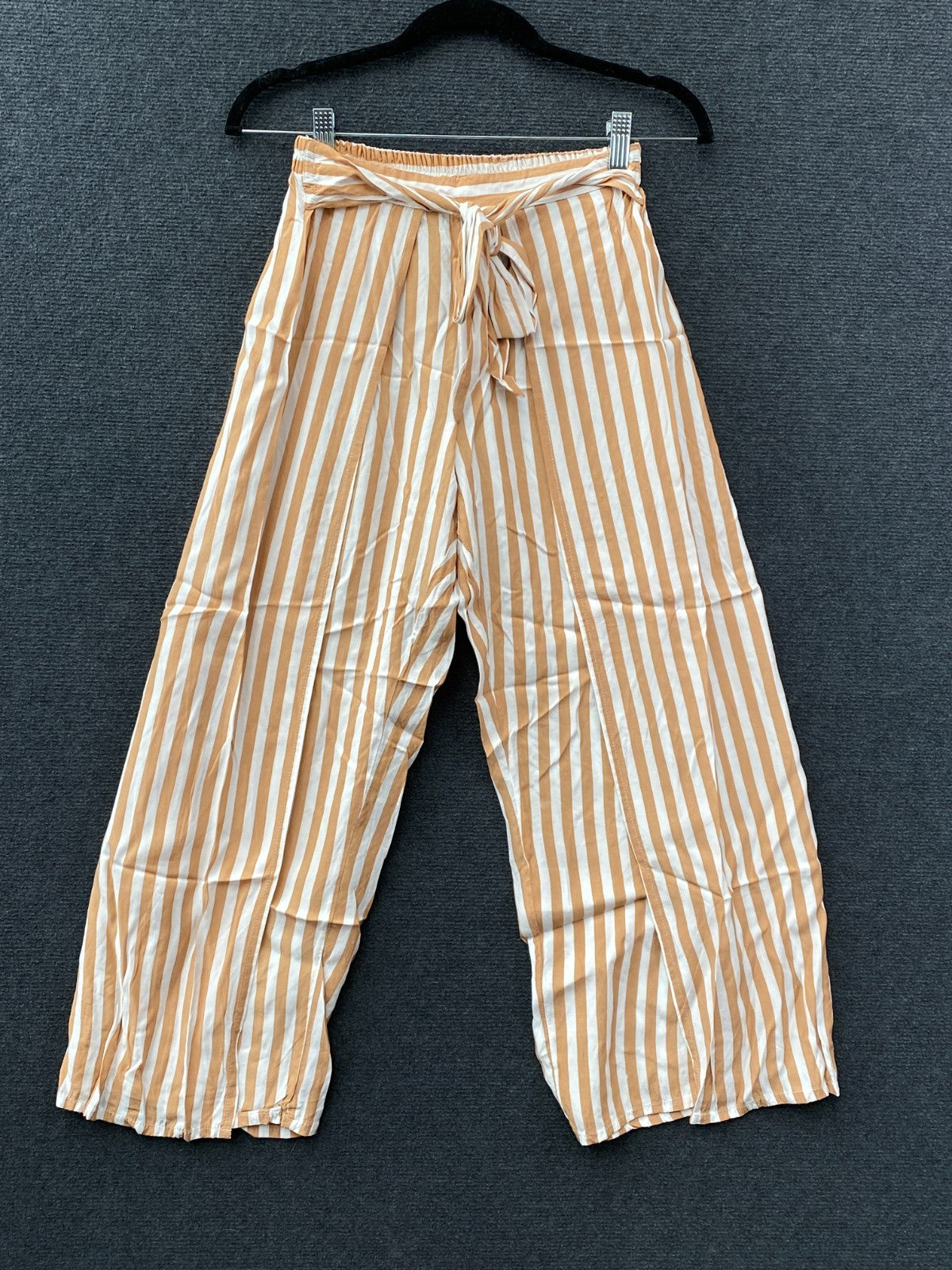 Product photograph [circular:2e2c392f8d0d20a6]