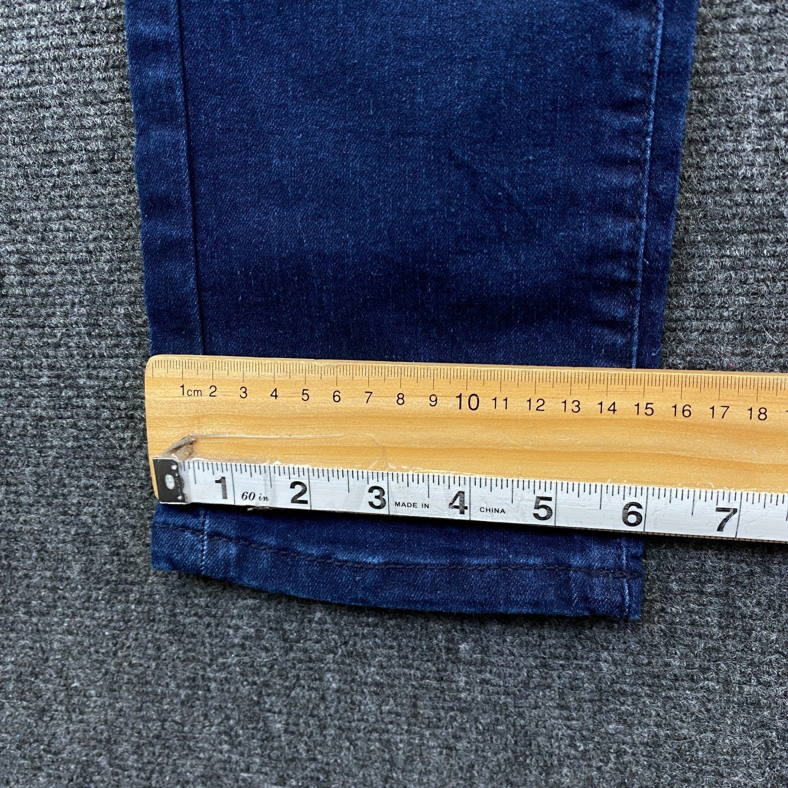 Product photograph [circular:d669761c15750e74]