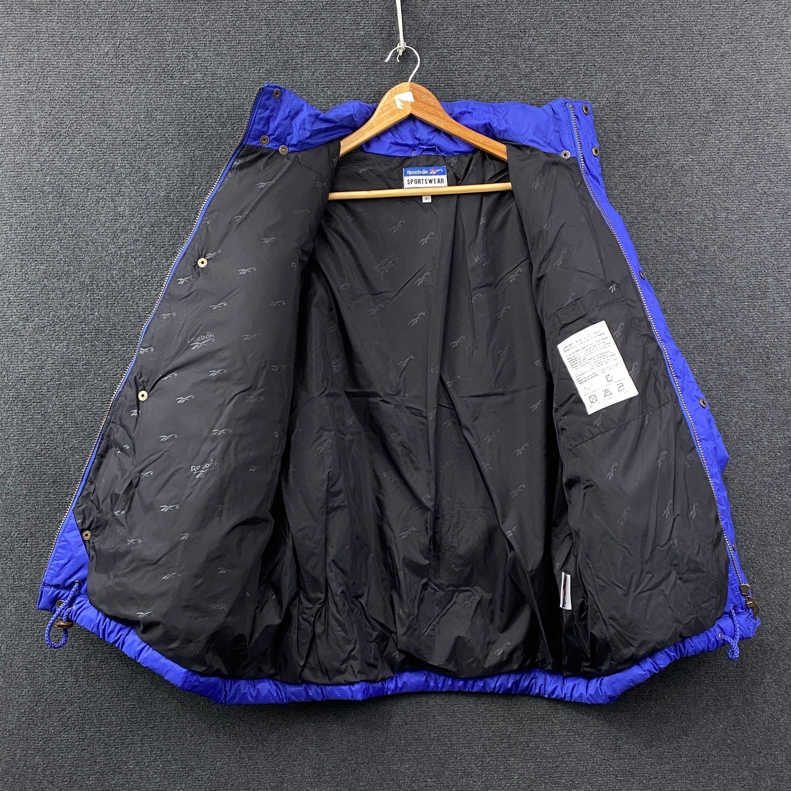 Product photograph [circular:4dd44894b82f3ff8]