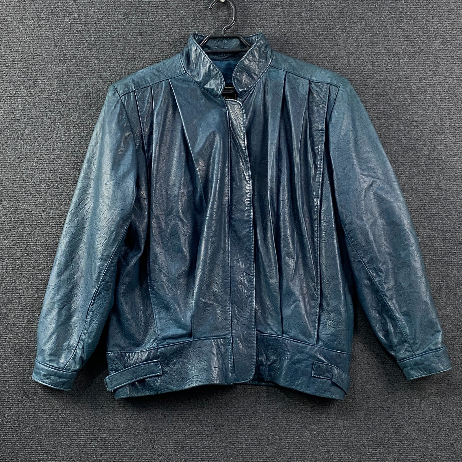 Product photograph [circular:9f0564cca6e934aa]
