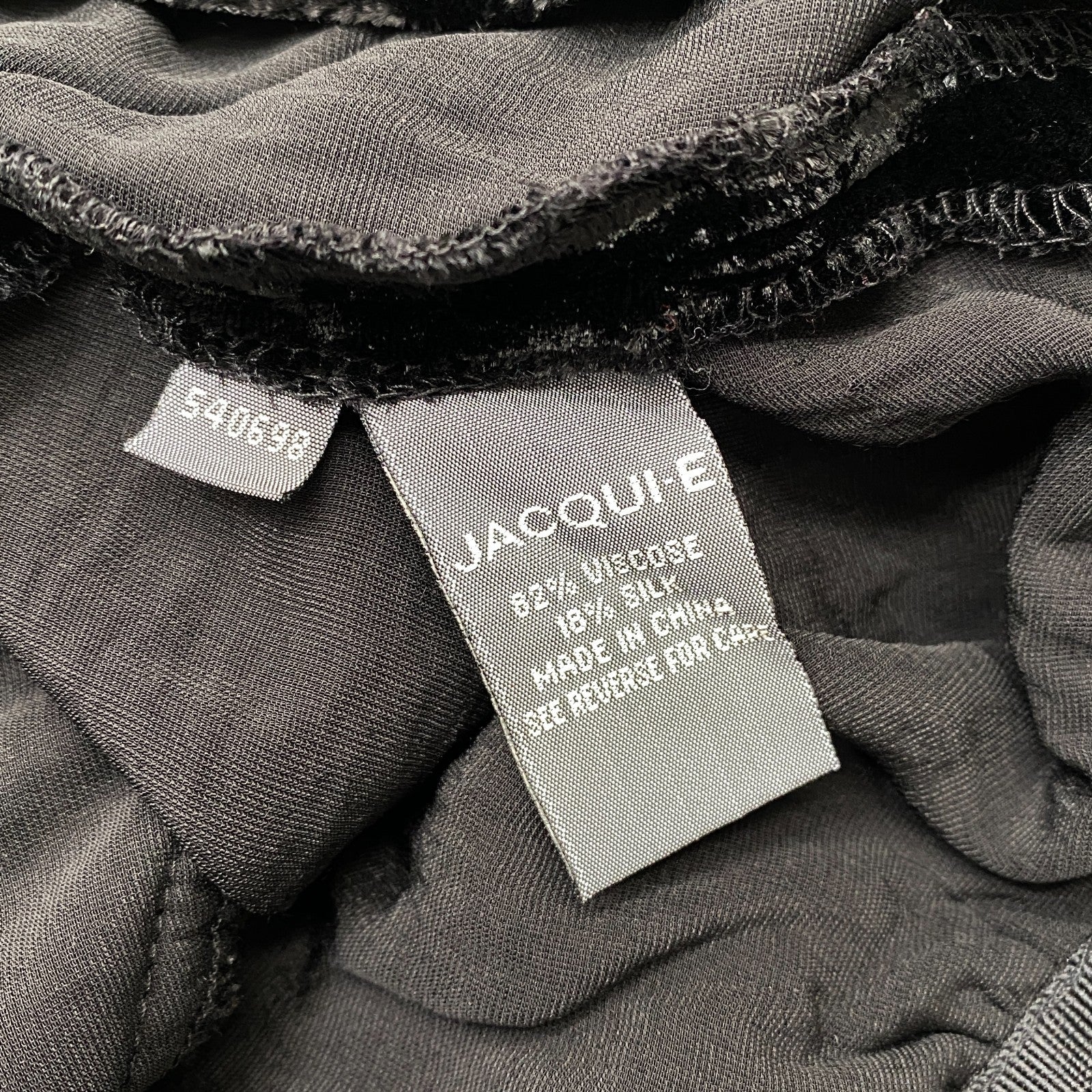 Product photograph [circular:990008ad27818691]