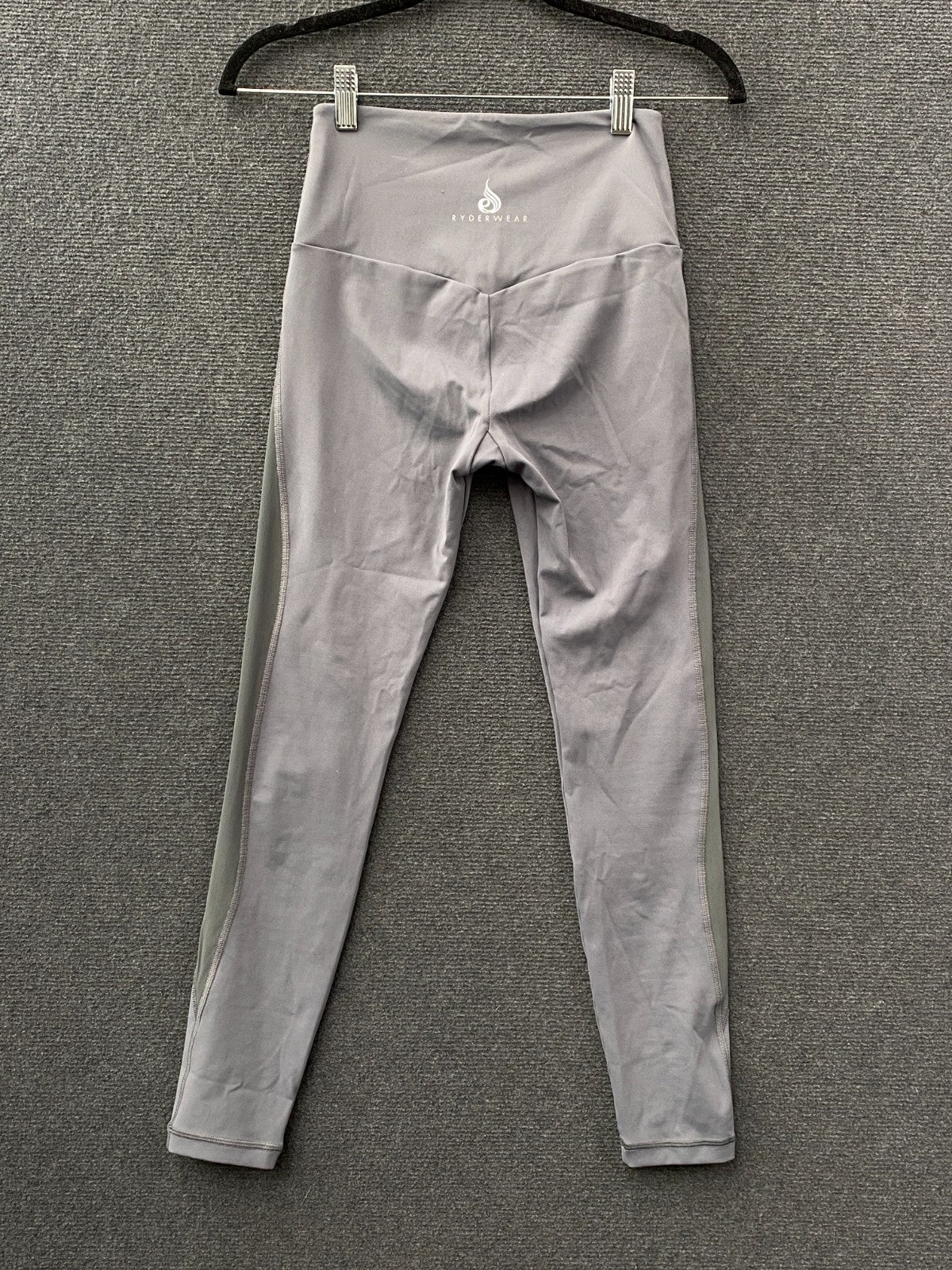 Product photograph [circular:fbe96a9687420edc]