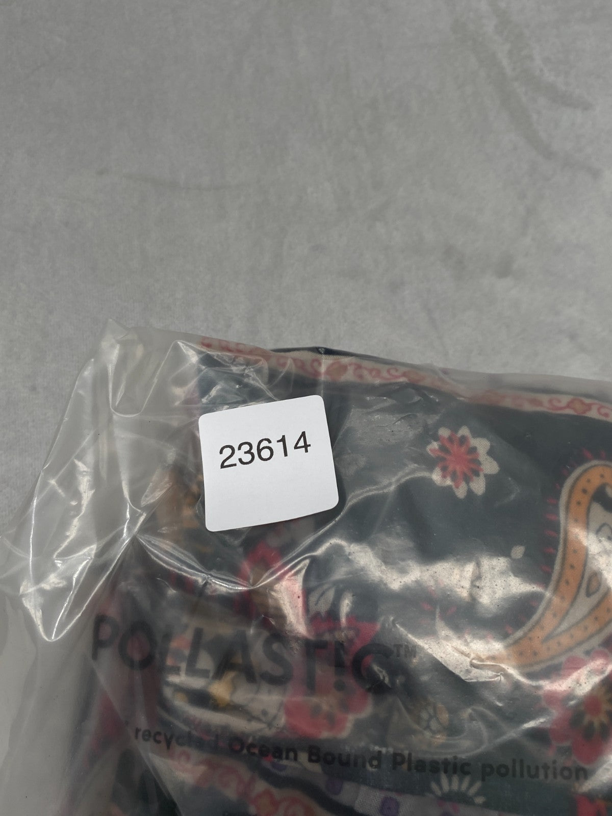 Product photograph [circular:3d334f63e7b0978e]