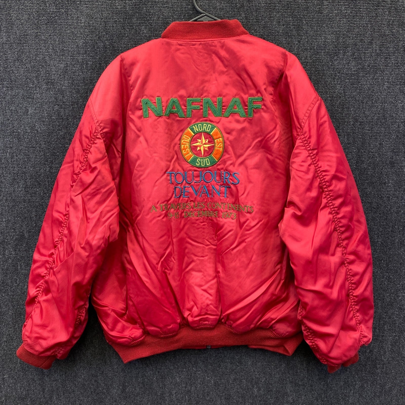 Product photograph [circular:cf4353f513543ef7]