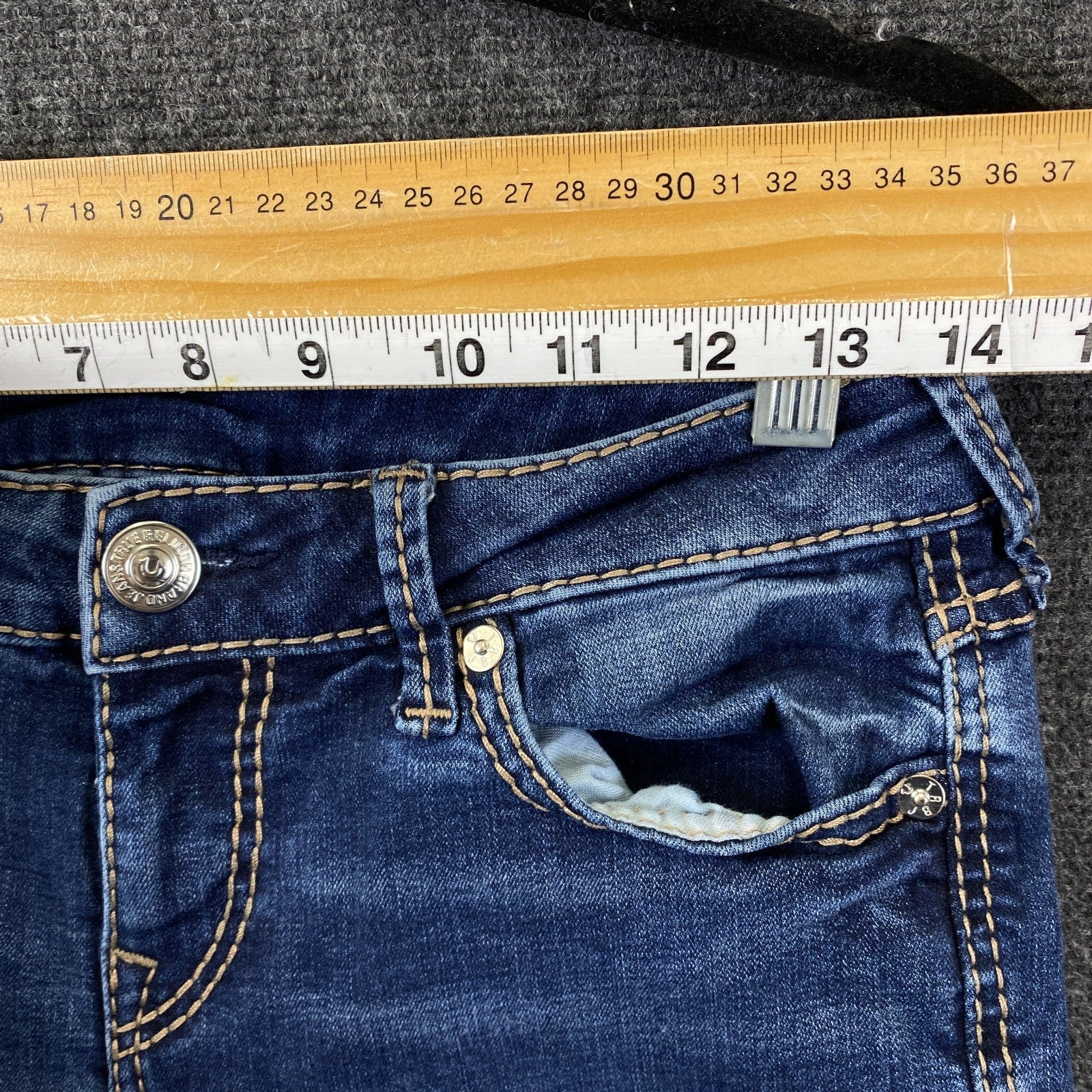 Product photograph [circular:becdc4e3345c963a]