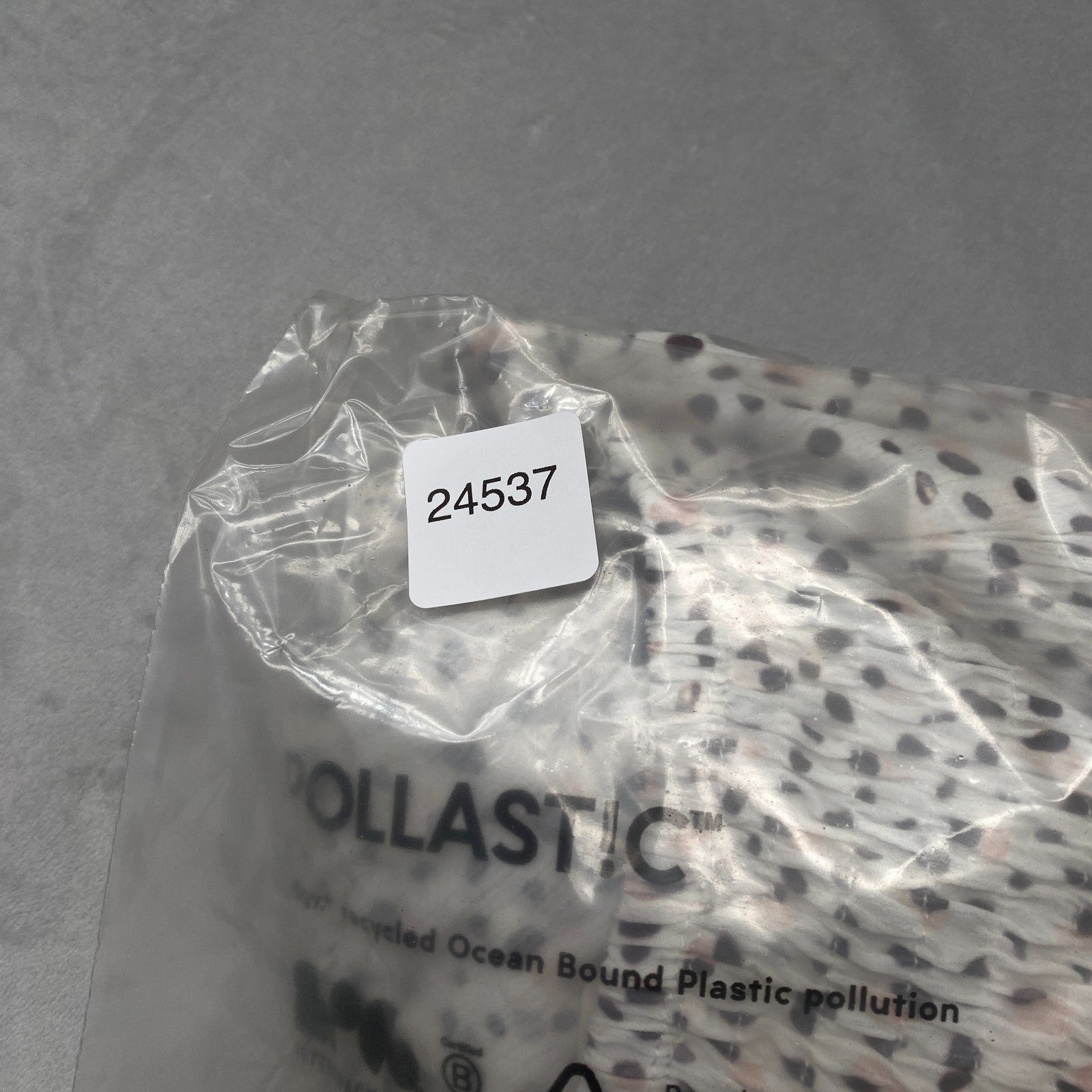 Product photograph [circular:fef3ab0642baba0b]