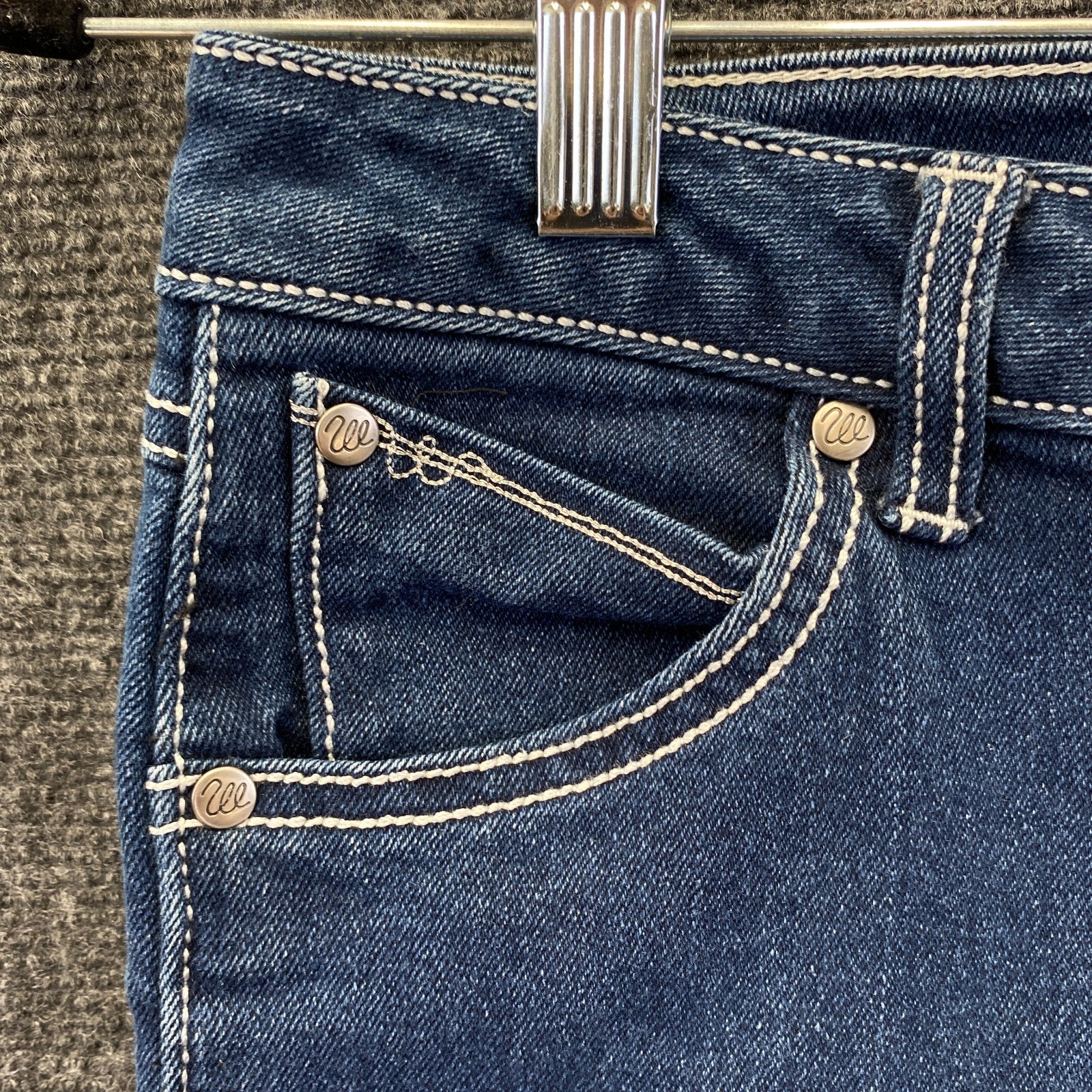 Product photograph [circular:a36b5aee33586c0f]