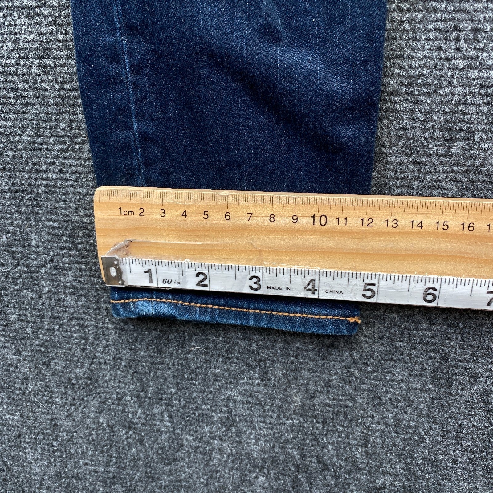 Product photograph [circular:0ad1090c2c450c90]