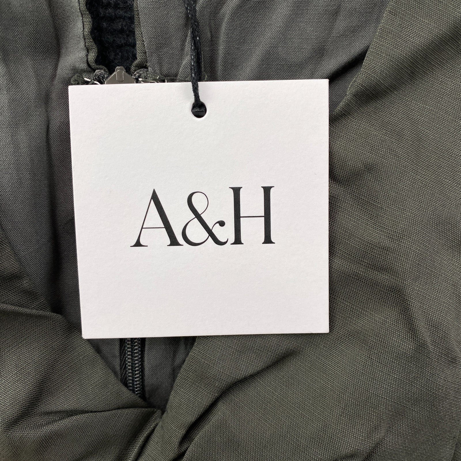 Product photograph [circular:a8a44262148ee2bc]
