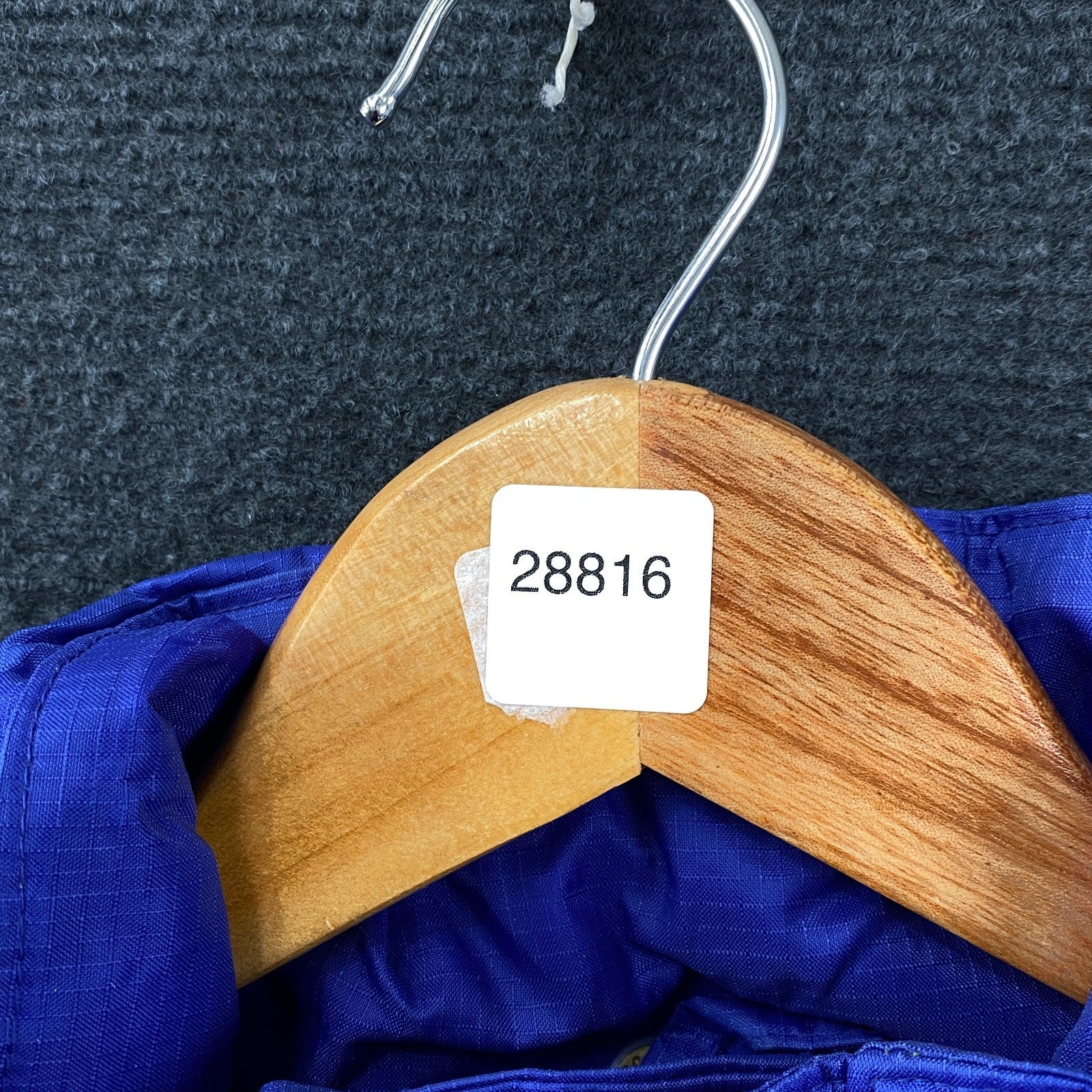 Product photograph [circular:355bc203e1c7f919]