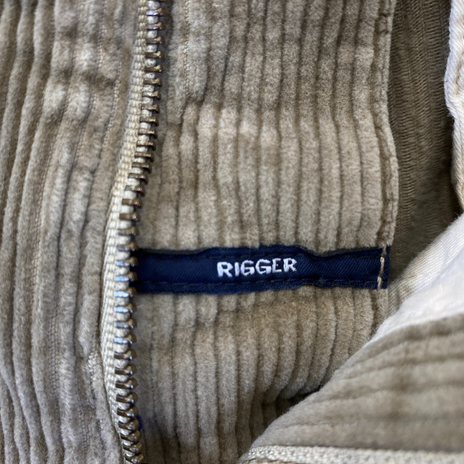 Product photograph [circular:9316f43329f4b763]