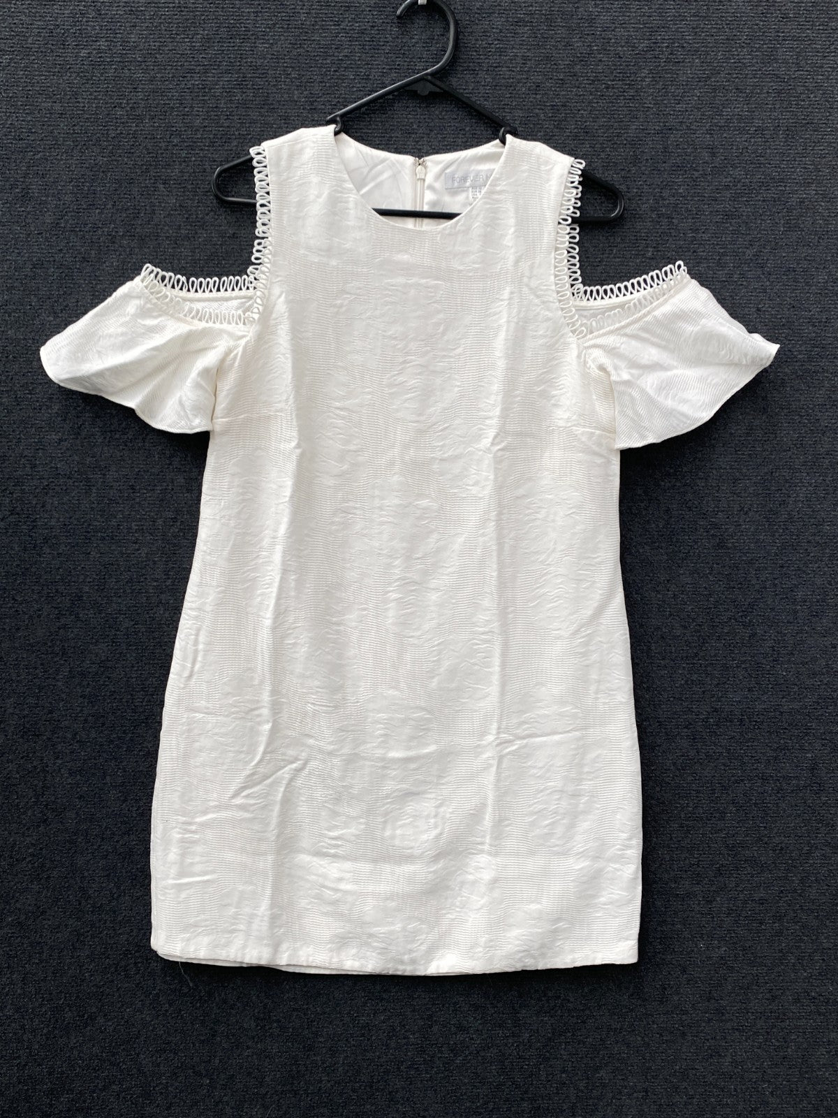 Product photograph [circular:dc61bc32a8b2582e]