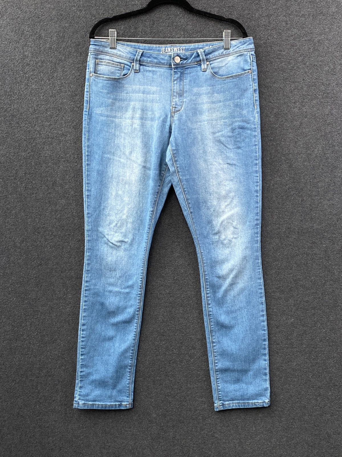 Product photograph [circular:6c1adc7cb9721aba]