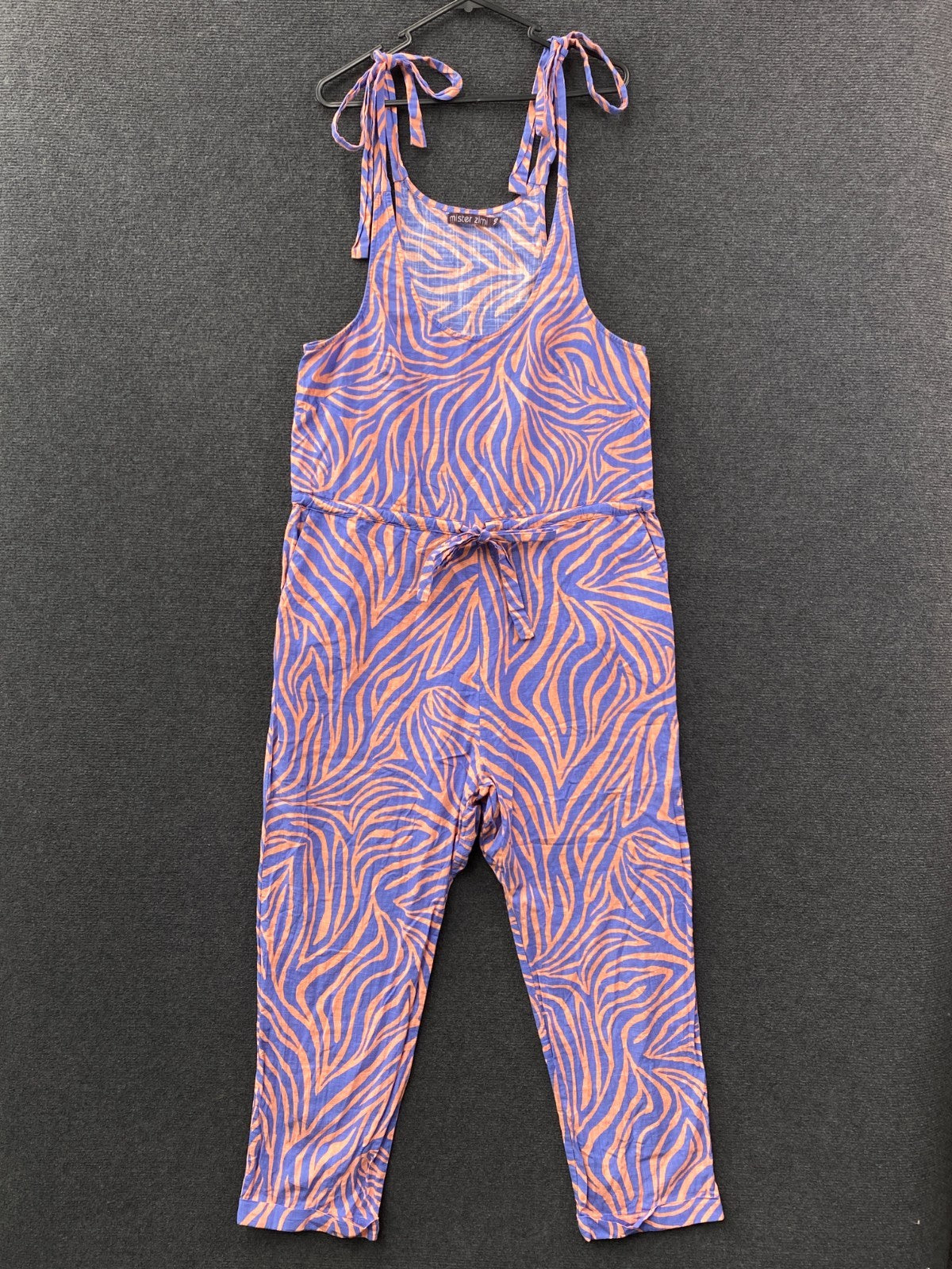 Product photograph [circular:de8dc3ce2a83e9b4]