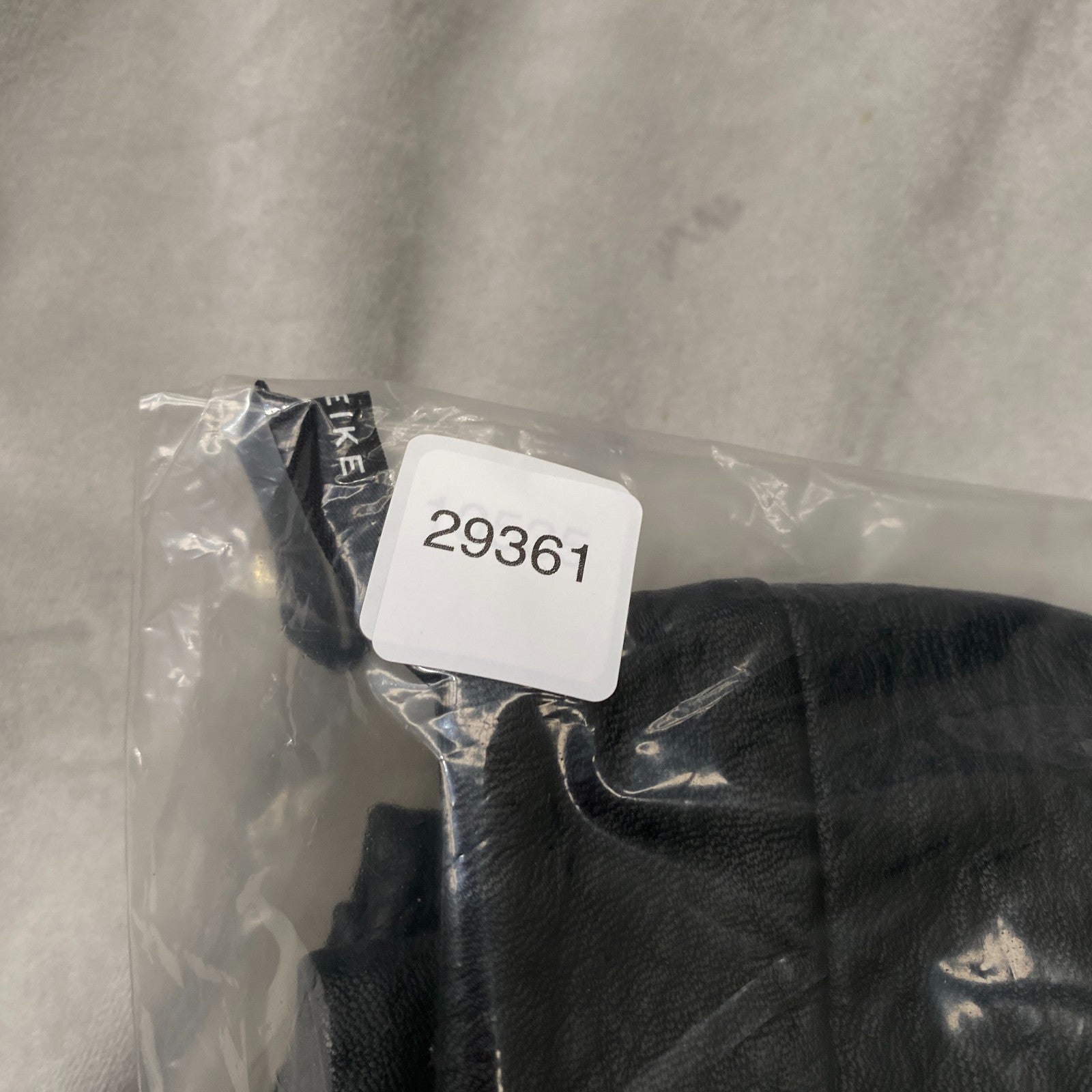 Product photograph [circular:79044c622399cb61]