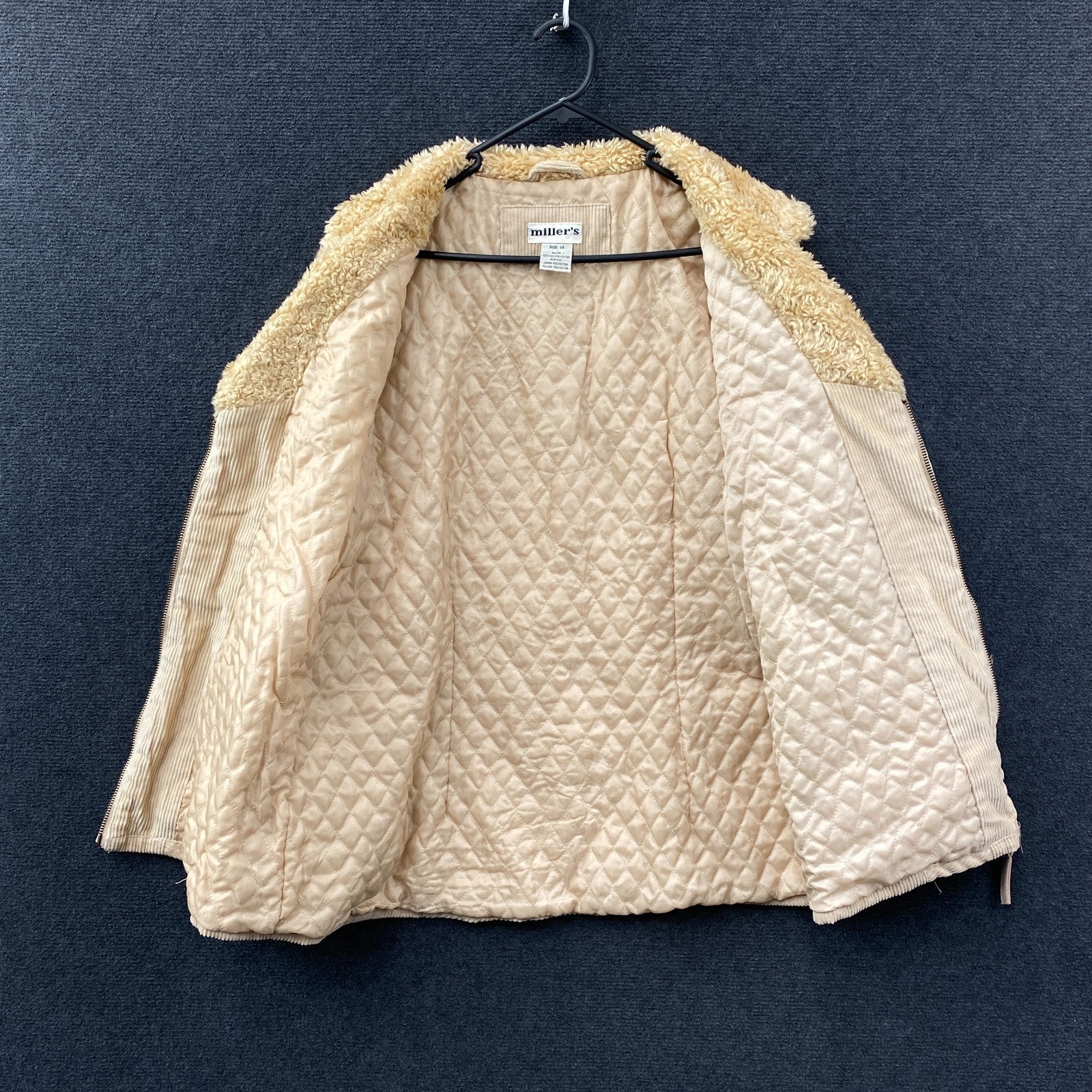 Product photograph [circular:61eb0805cf3975c1]
