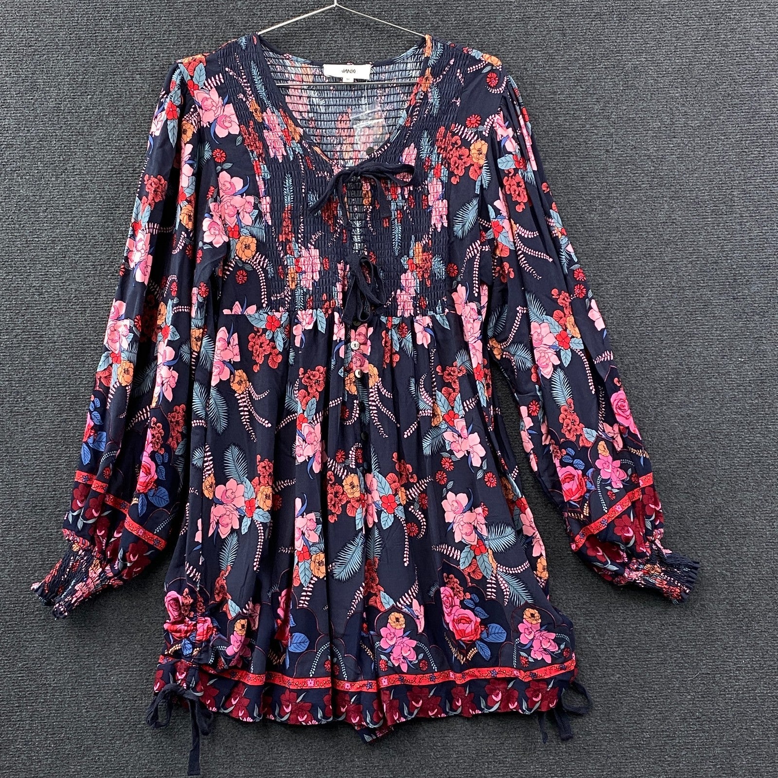 Product photograph [circular:74d4cb07b7de8ca4]