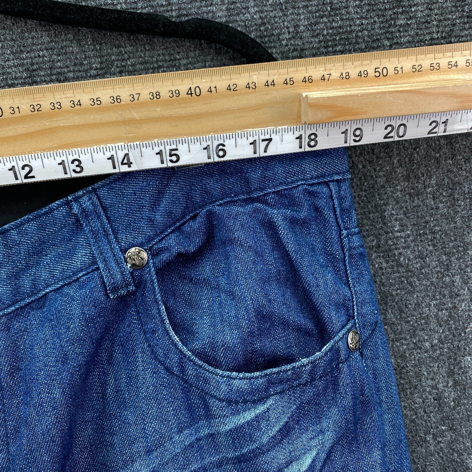 Product photograph [circular:1391e70d17aae936]