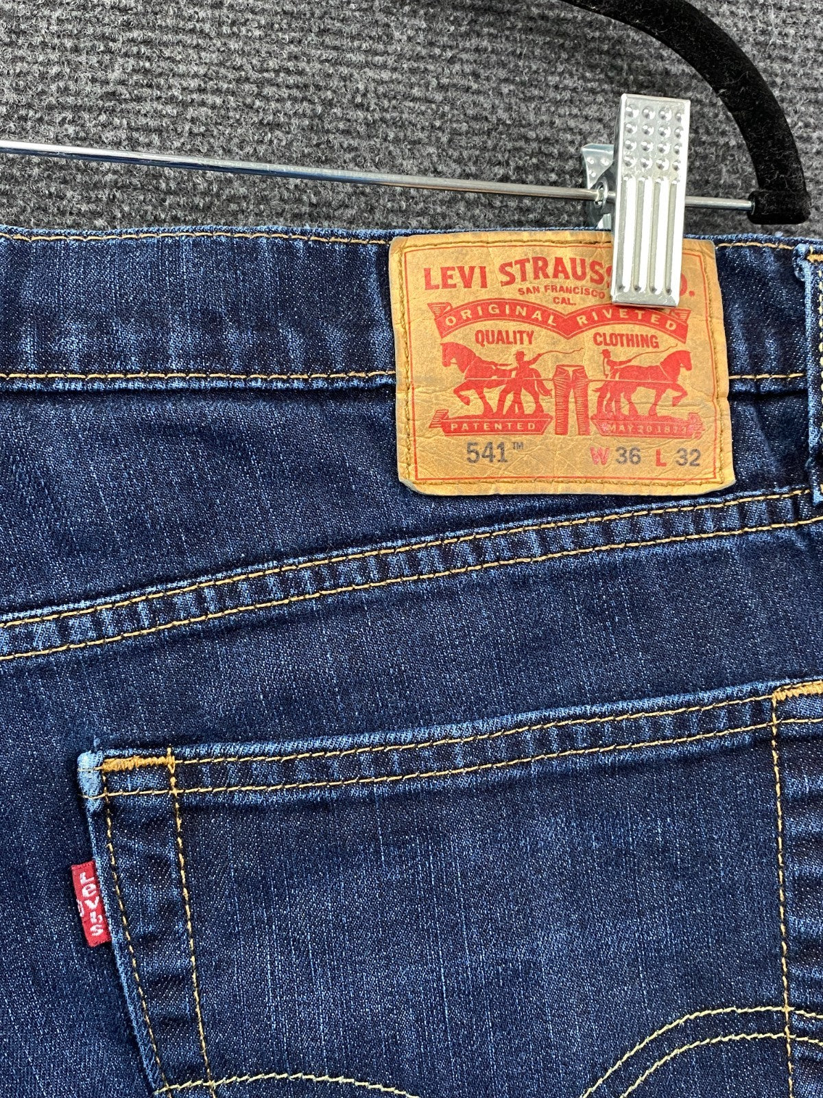 Product photograph [circular:d48b2c30c9f8e0e6]
