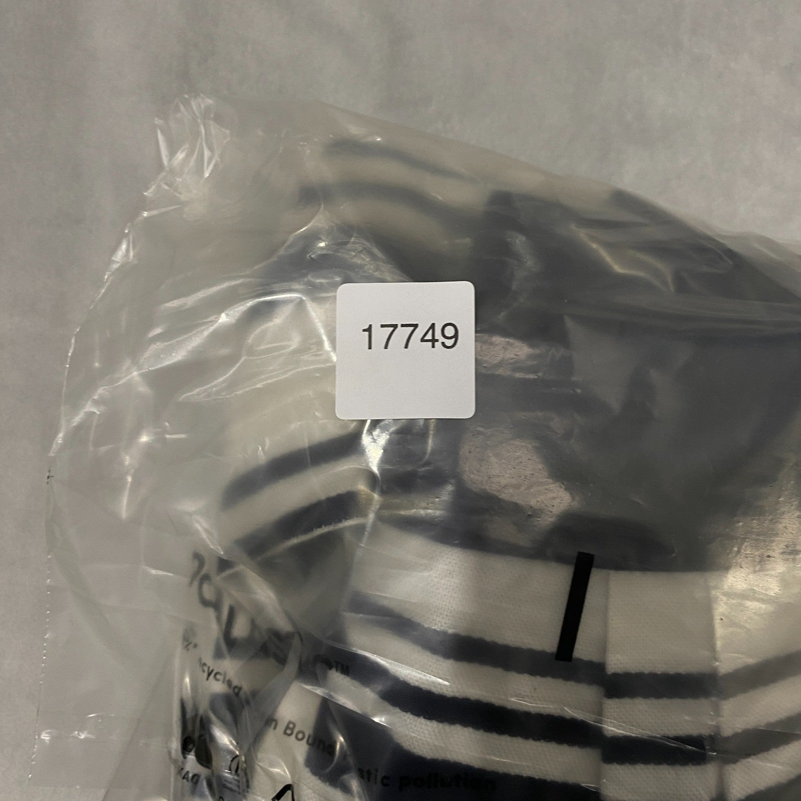 Product photograph [circular:2809b5435a1834ab]