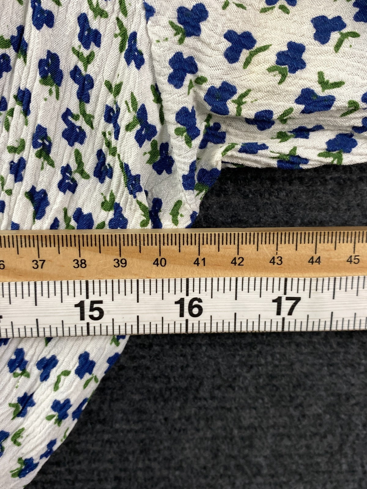 Product photograph [circular:b6ad51385f569691]