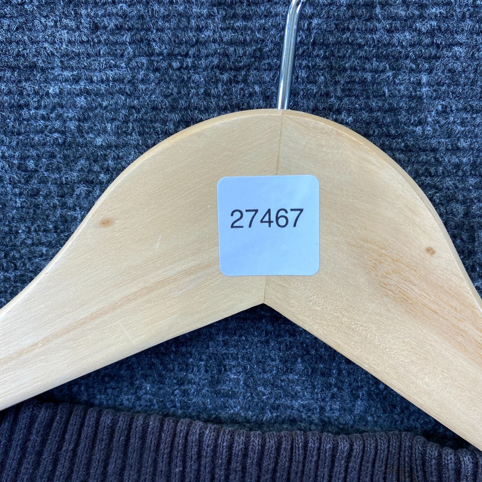 Product photograph [circular:6d3b3e9cd8926376]