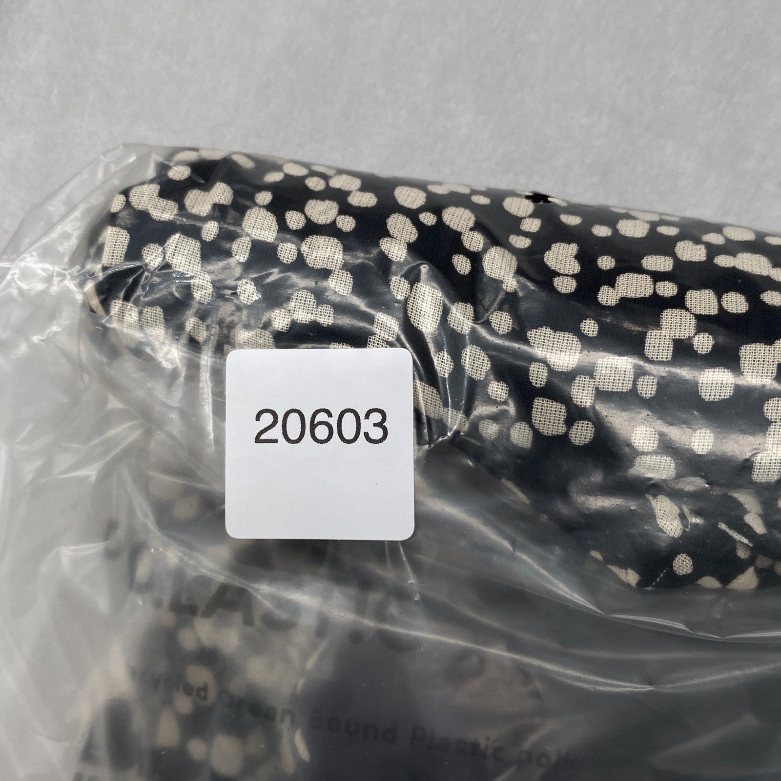 Product photograph [circular:9eba2f8989b8639f]