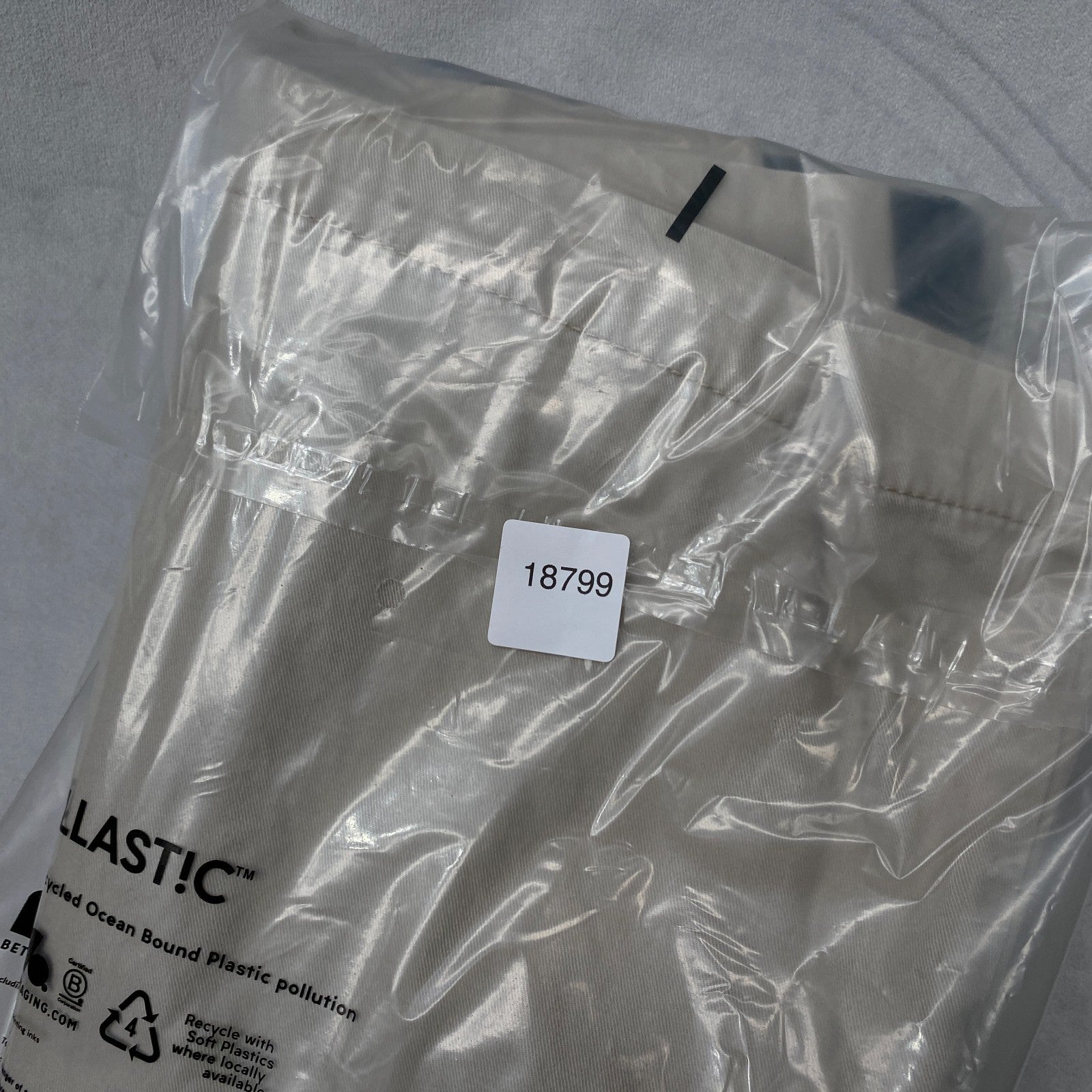 Product photograph [circular:577f1f3cc567389d]
