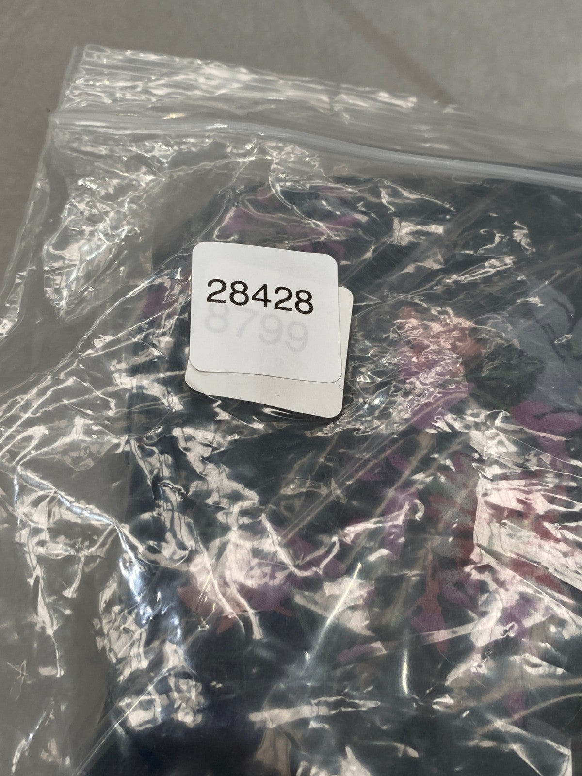 Product photograph [circular:0b66e6cdfe100945]